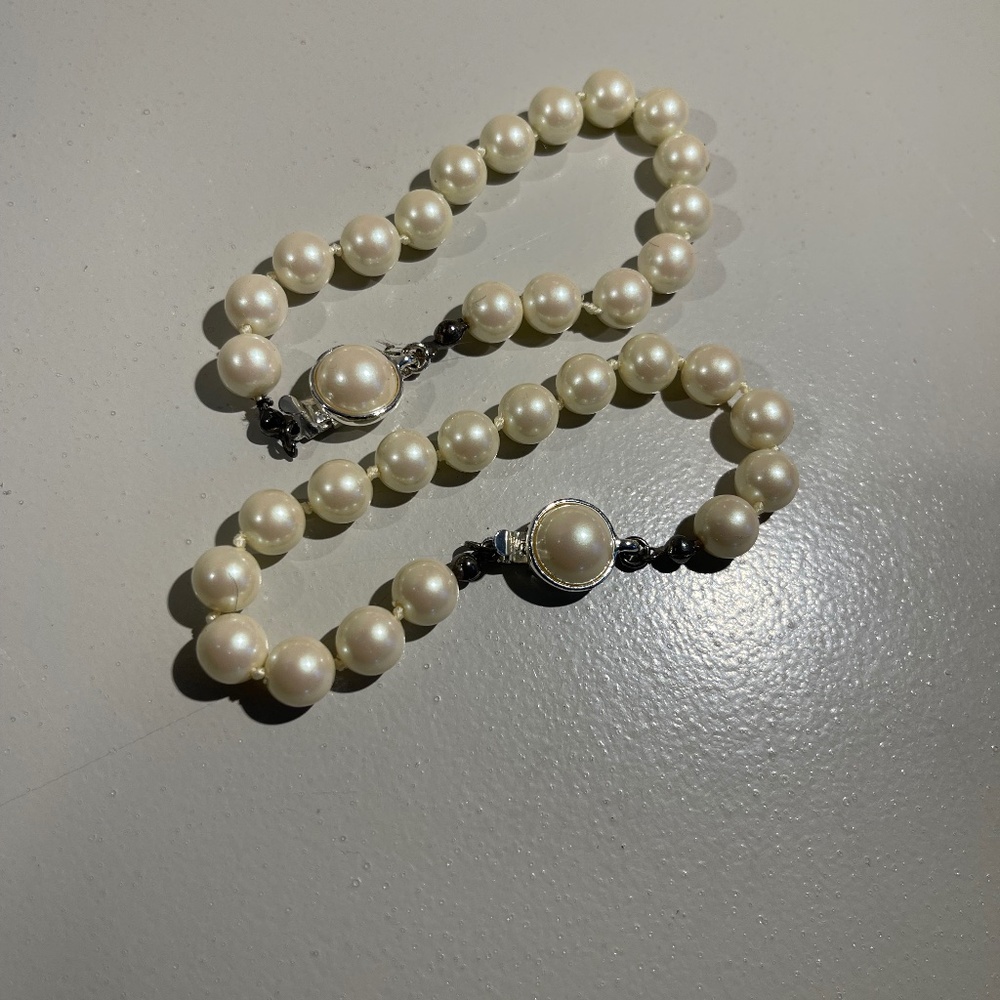 Bracelets - Picture 3 of 6